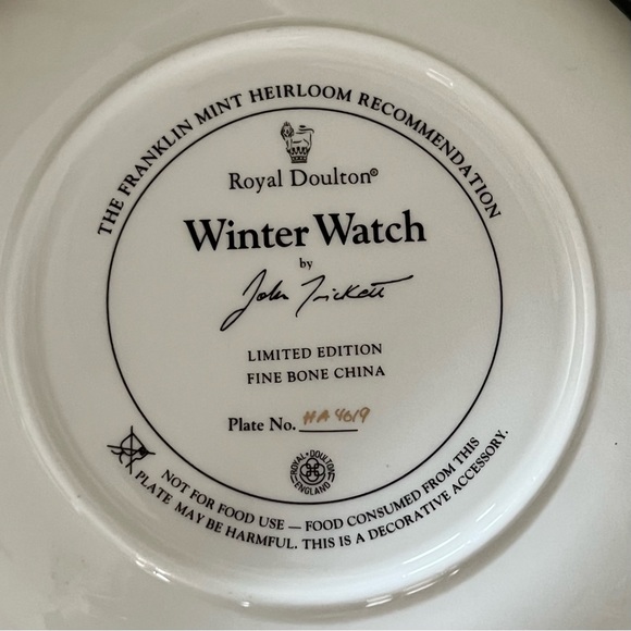 Winter Watch LABRADOR RETRIEVERS Royal Doulton ENGLAND John Trinkett PLATE - Picture 8 of 17